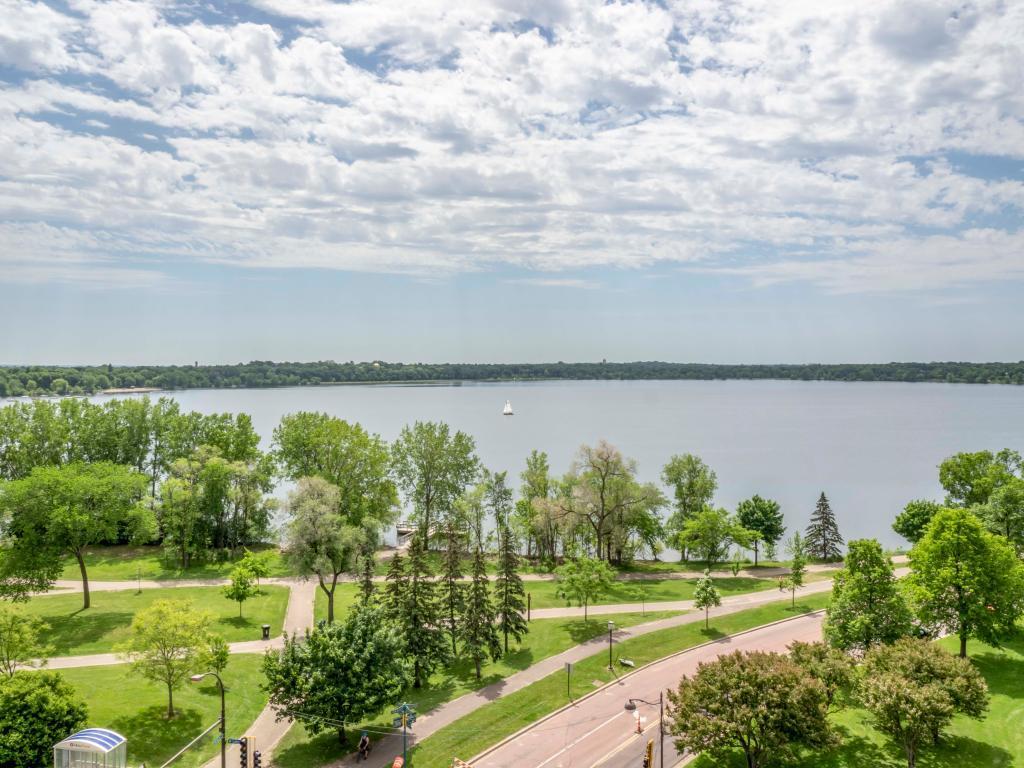 2950 Dean Parkway #901 Minneapolis MN 55416 - Bde Maka Ska 5610352 image1