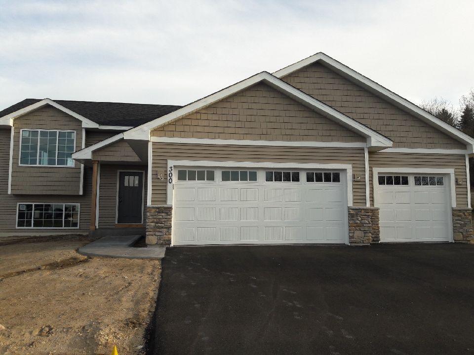 300 Dakota Avenue Roberts WI 54023 5486165 image1