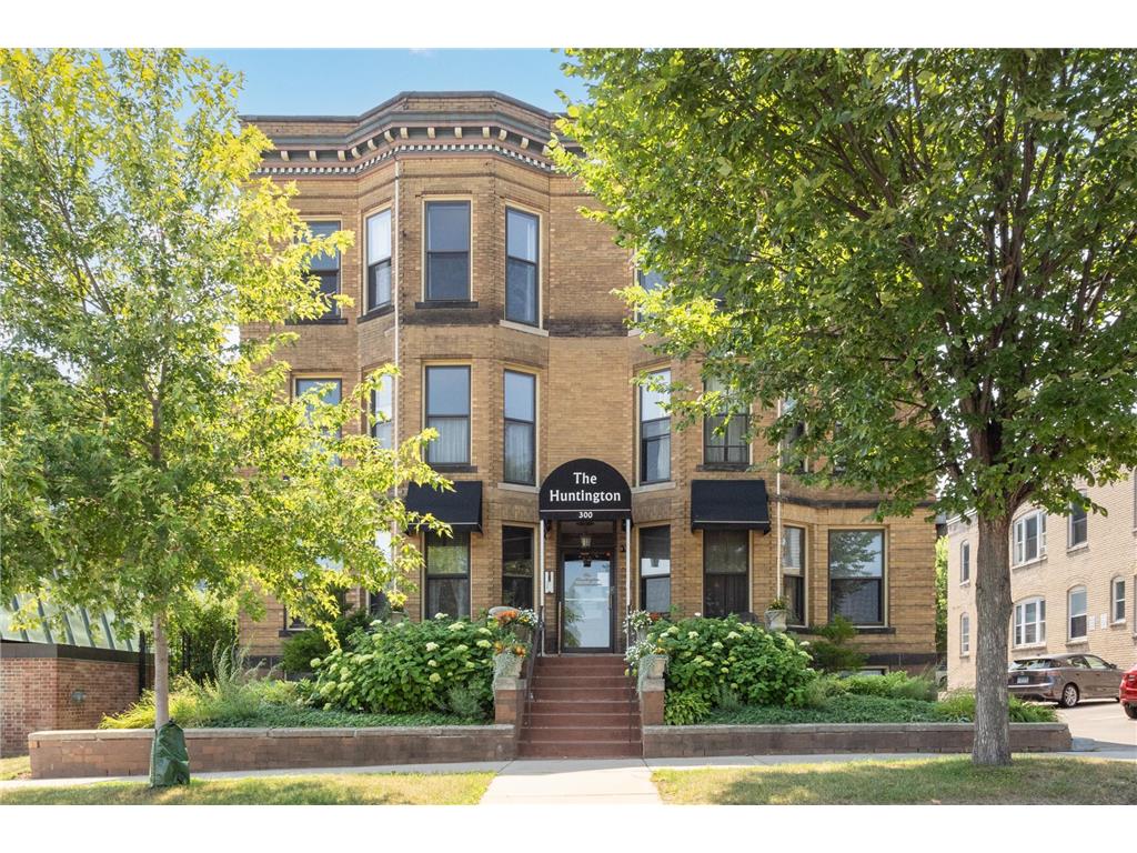 300 Marshall Avenue #5 Saint Paul MN 55102 6309697 image1