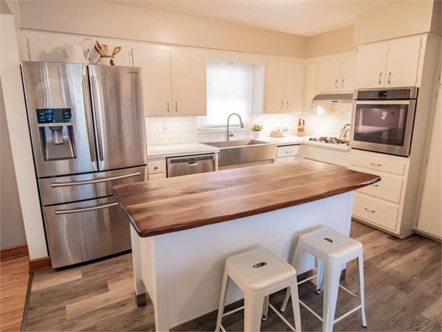 3016 Highcrest Road Roseville MN 55113
