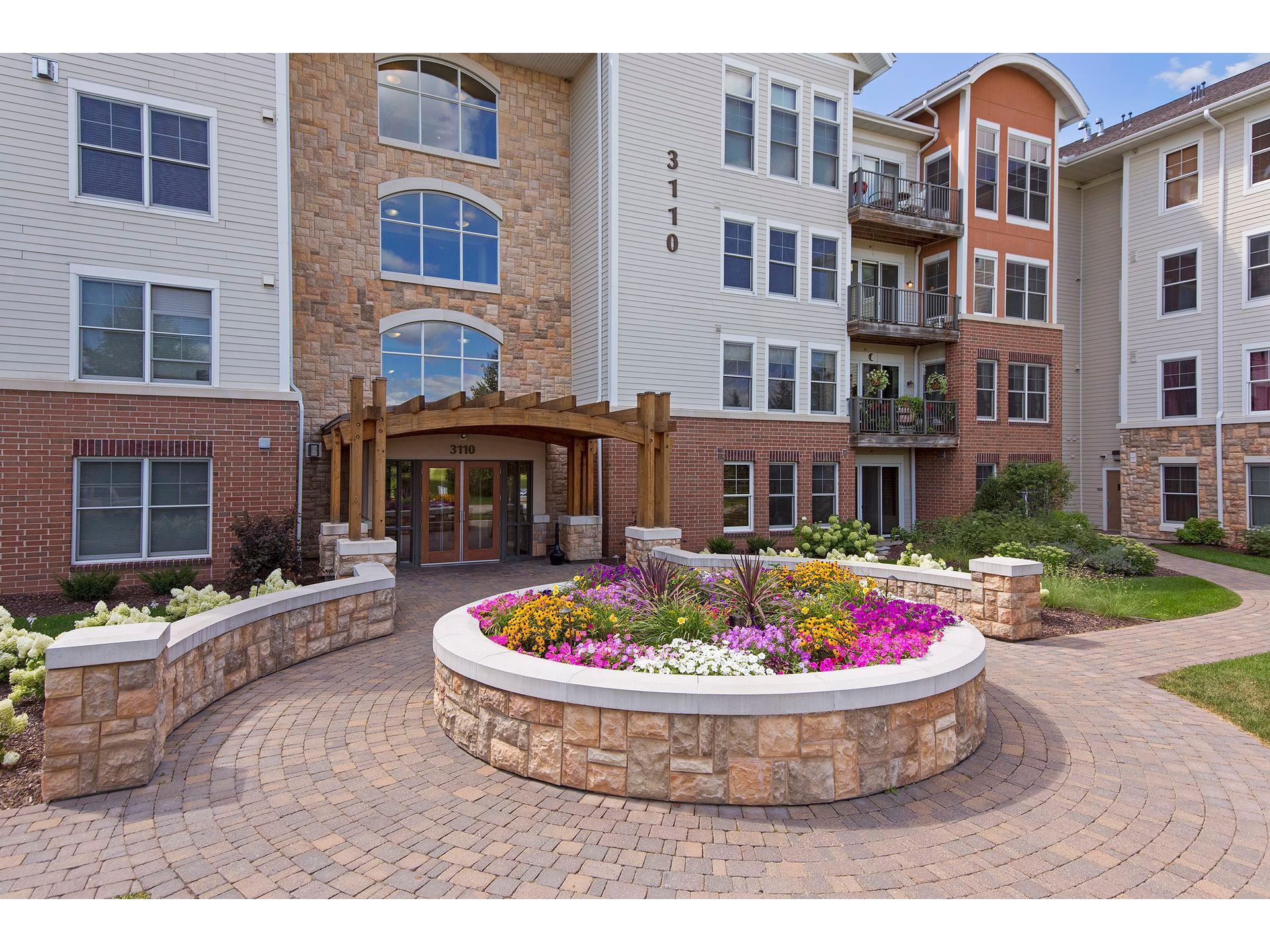 3110 N Chestnut Street #104 Chaska MN 55318 - Jonathan 5622717 image1