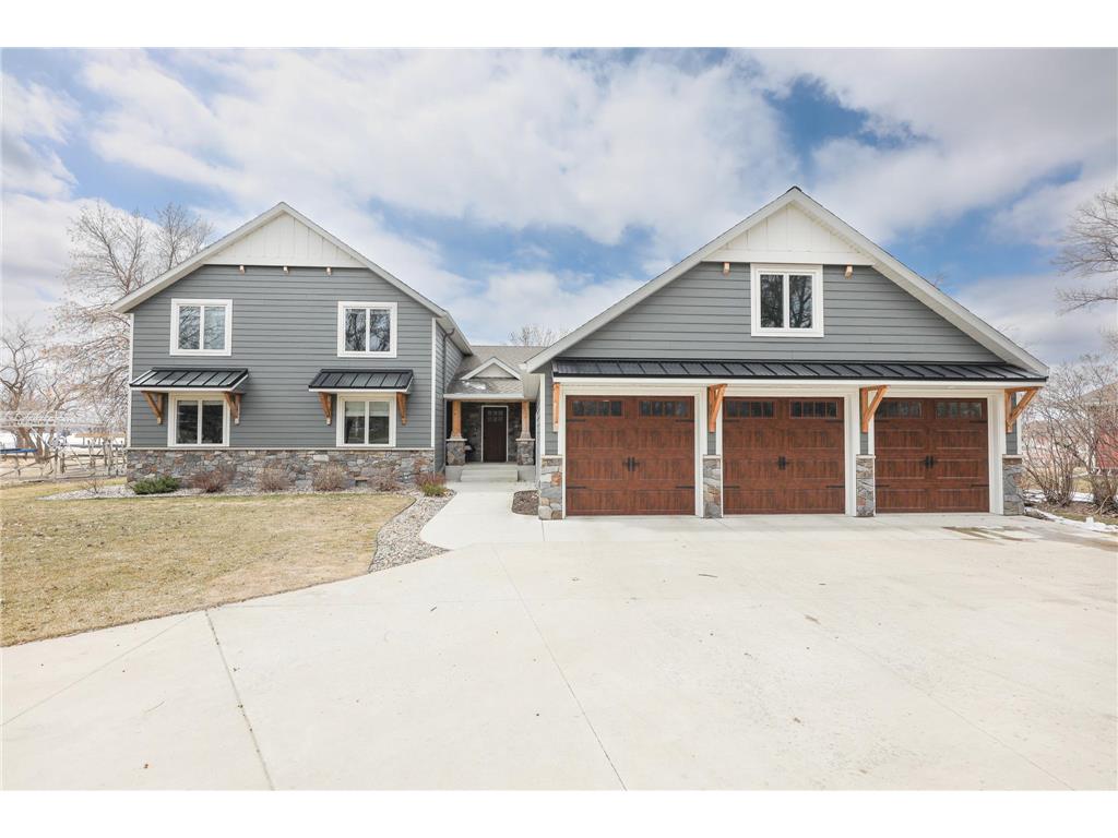 3612 Crestwood Drive NE Alexandria MN 56308 - Le Homme Dieu 6360781 image1