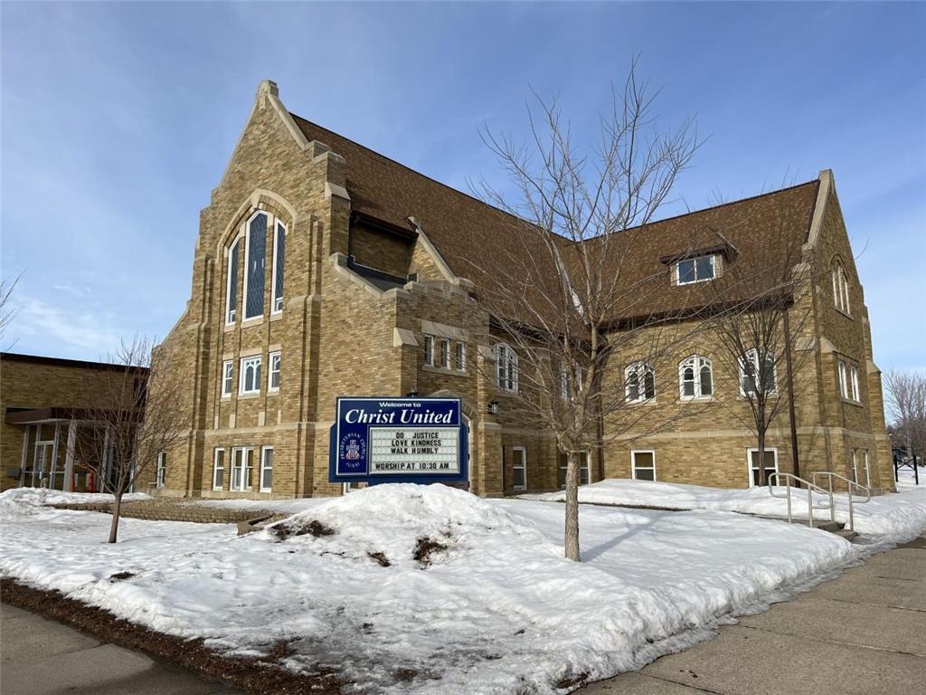 400 W Lyon Street Marshall MN 56258 6332270 image1