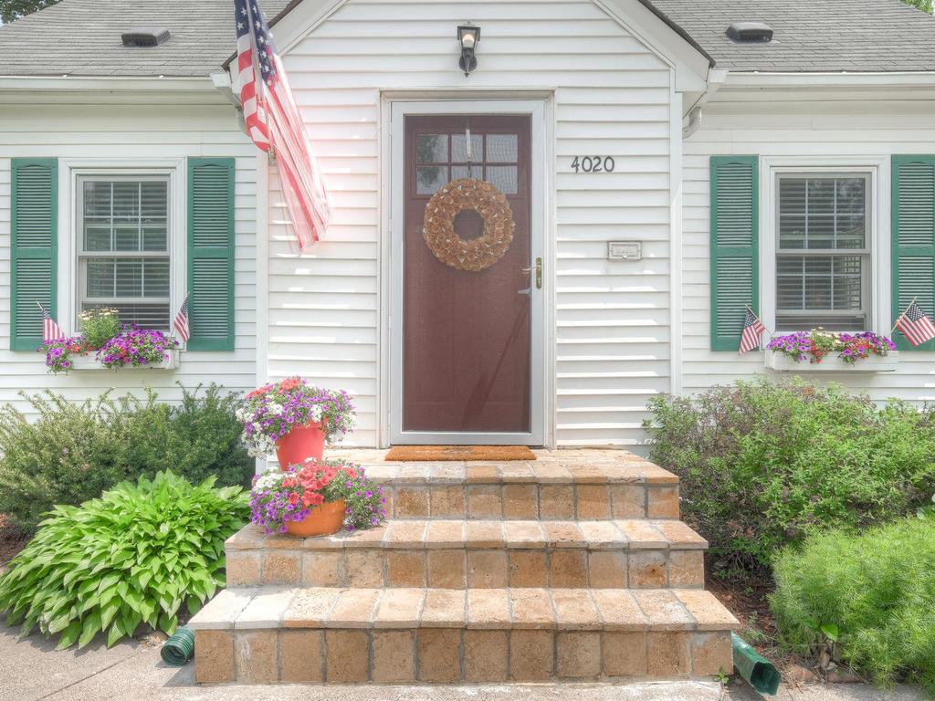 4020 Zenith Avenue N Robbinsdale MN 55422 4964845 image1