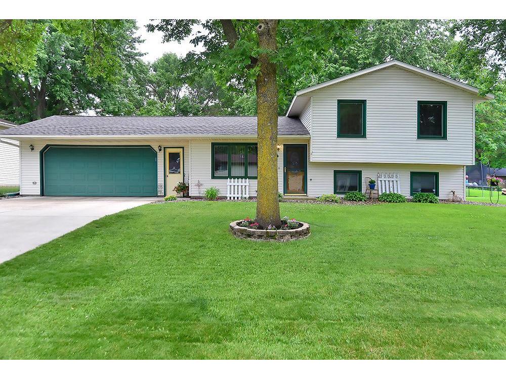 412 17th Avenue NE Waseca MN 56093 5613115 image1