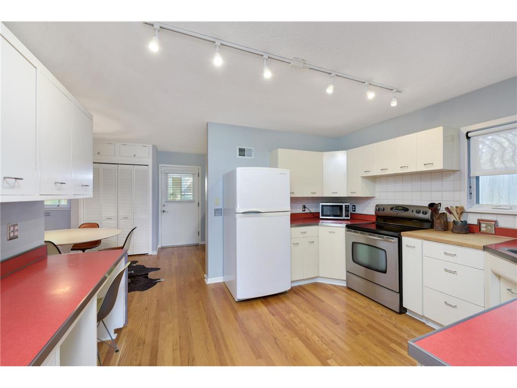 4222 Chowen Avenue N Robbinsdale MN 55422 6307959 image11