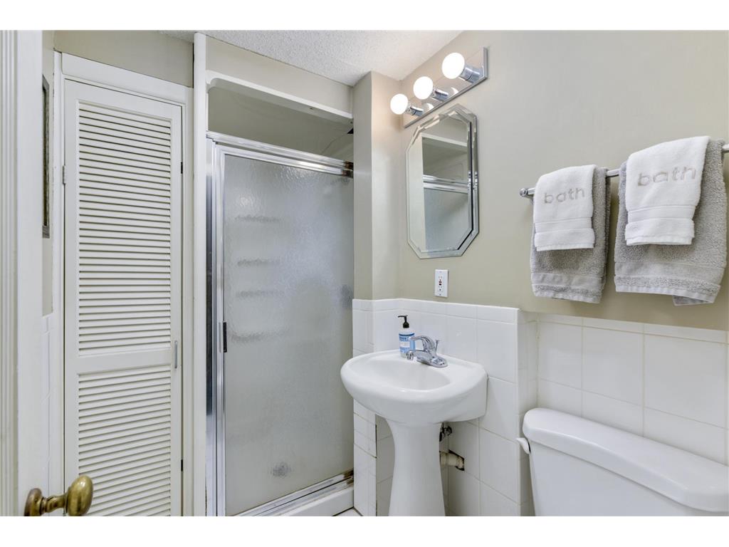 4222 Chowen Avenue N Robbinsdale MN 55422 6307959 image21