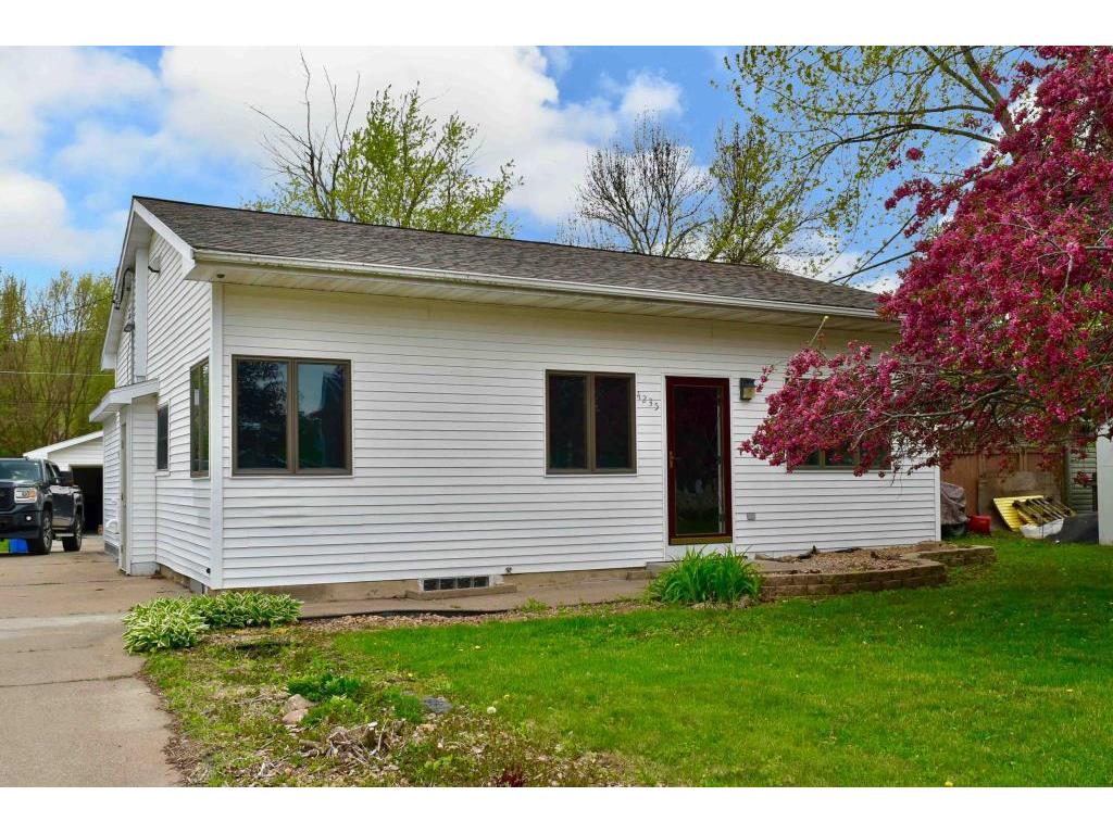 4235 W 8th Street Goodview MN 55987 5566588 image1