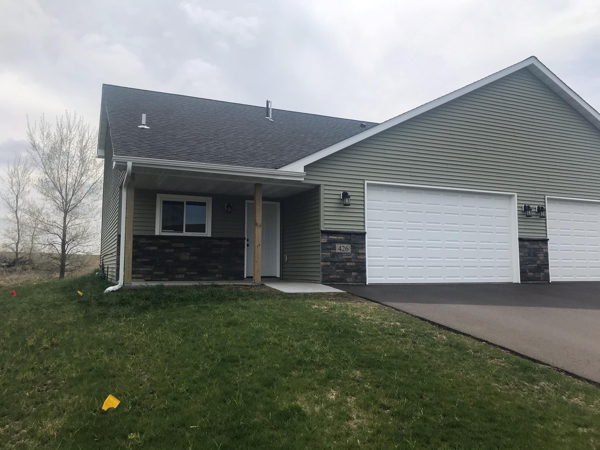 426 E Cheyenne Street Roberts WI 54023 5749019 image1