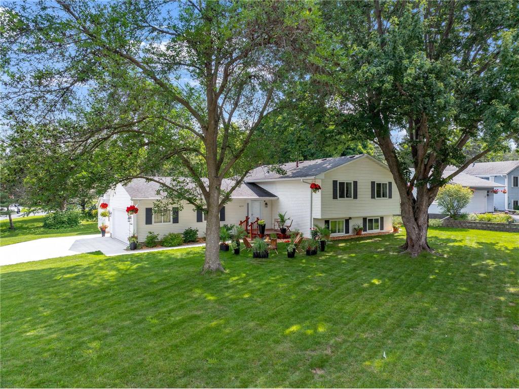 4270 Victoria Street N Shoreview MN 55126 6569283 image1