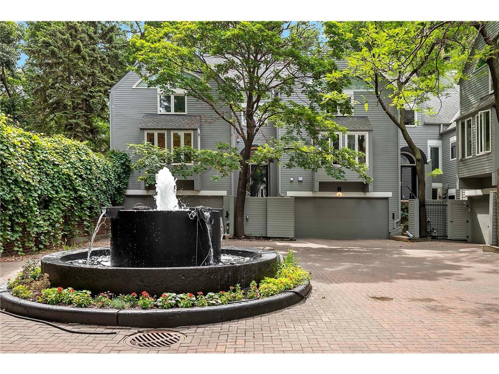 43 Greenway Gables Minneapolis MN 55403 6385745 image1