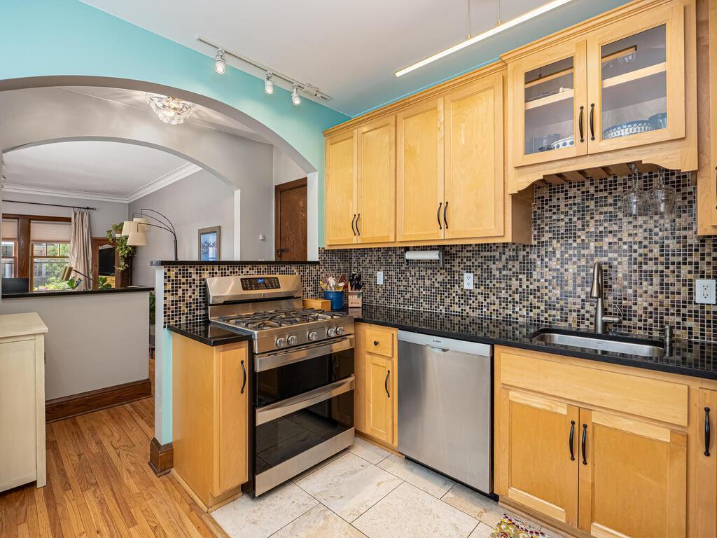 4325 Bryant Avenue S #D102 Minneapolis MN 55409 6375300 image1