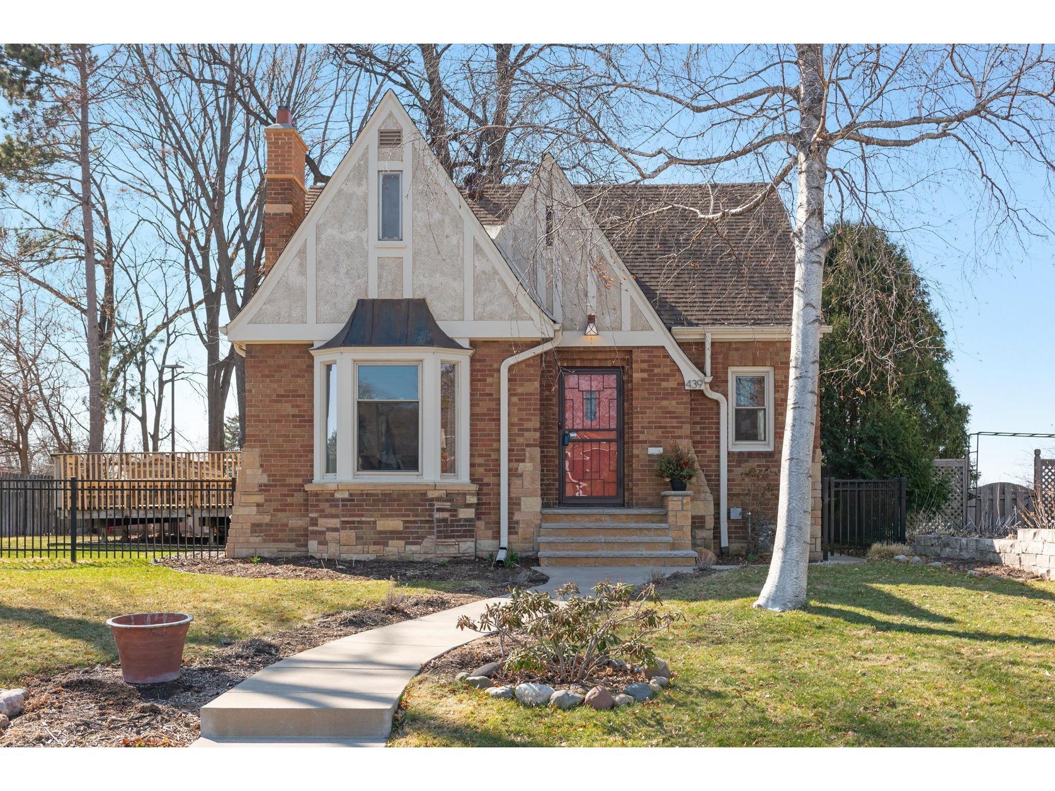 439 Mount Curve Boulevard Saint Paul MN 55105 5731792 image1