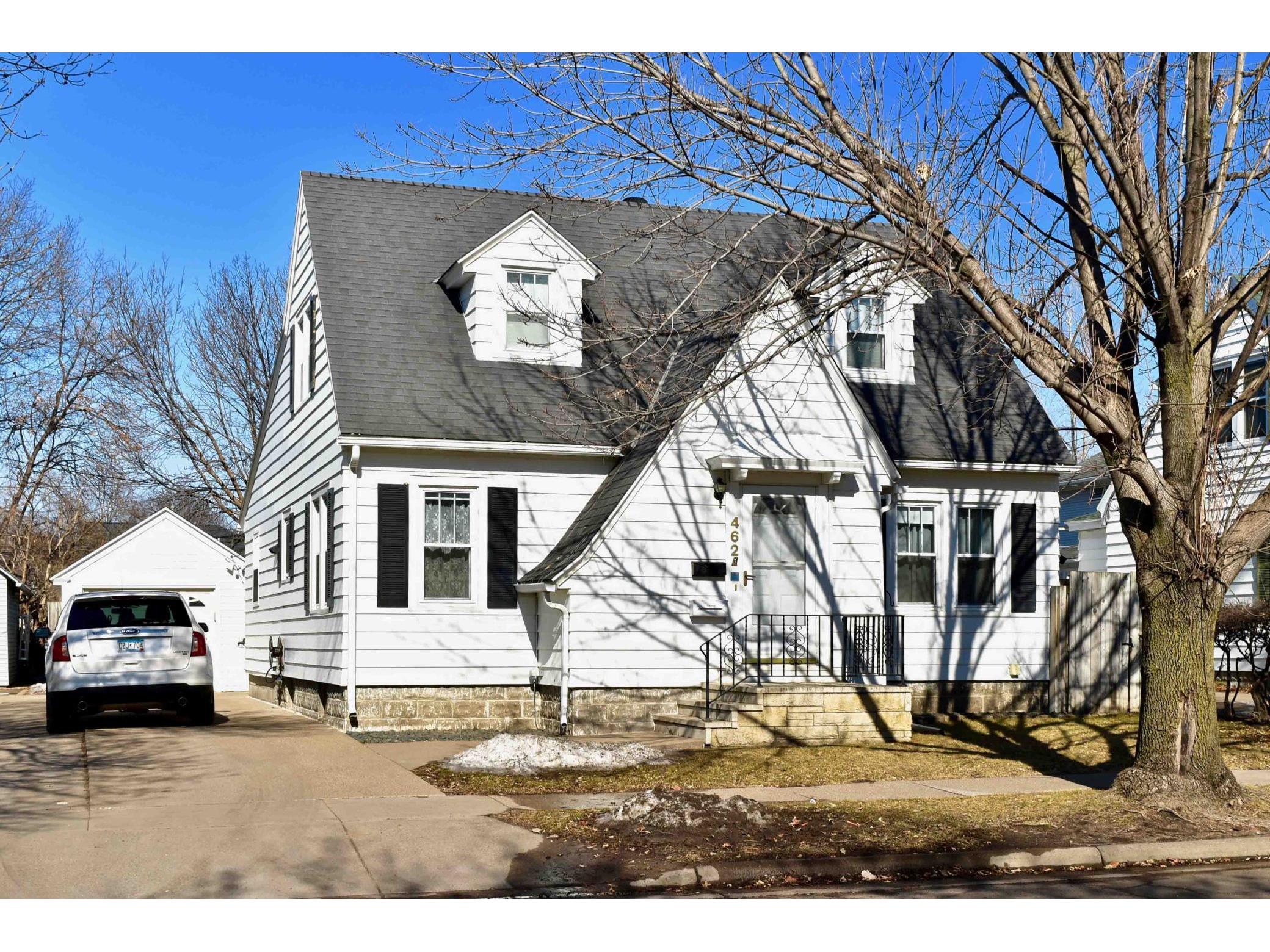 462 W 5th Street Winona MN 55987 5719908 image1