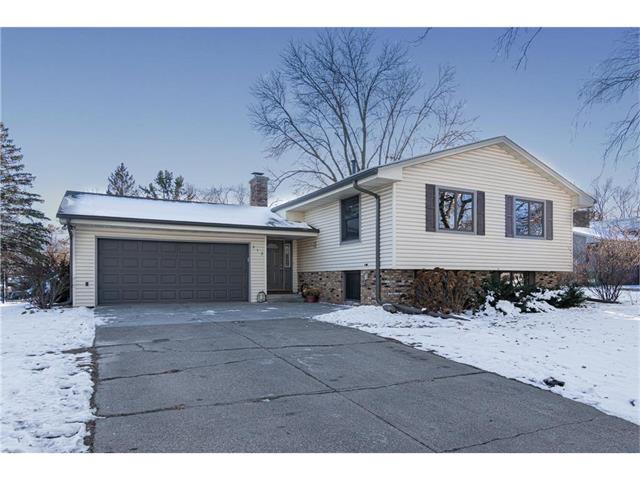 512 Iona Lane Roseville MN 55113