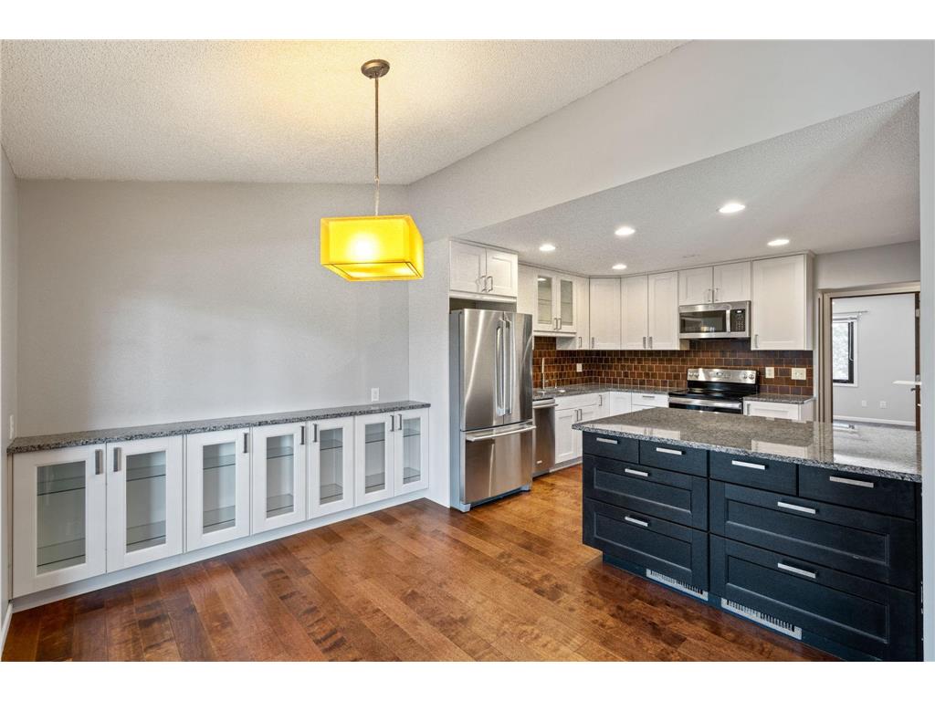 5453 Hyland Courts Drive Bloomington MN 55437 6594800 image1