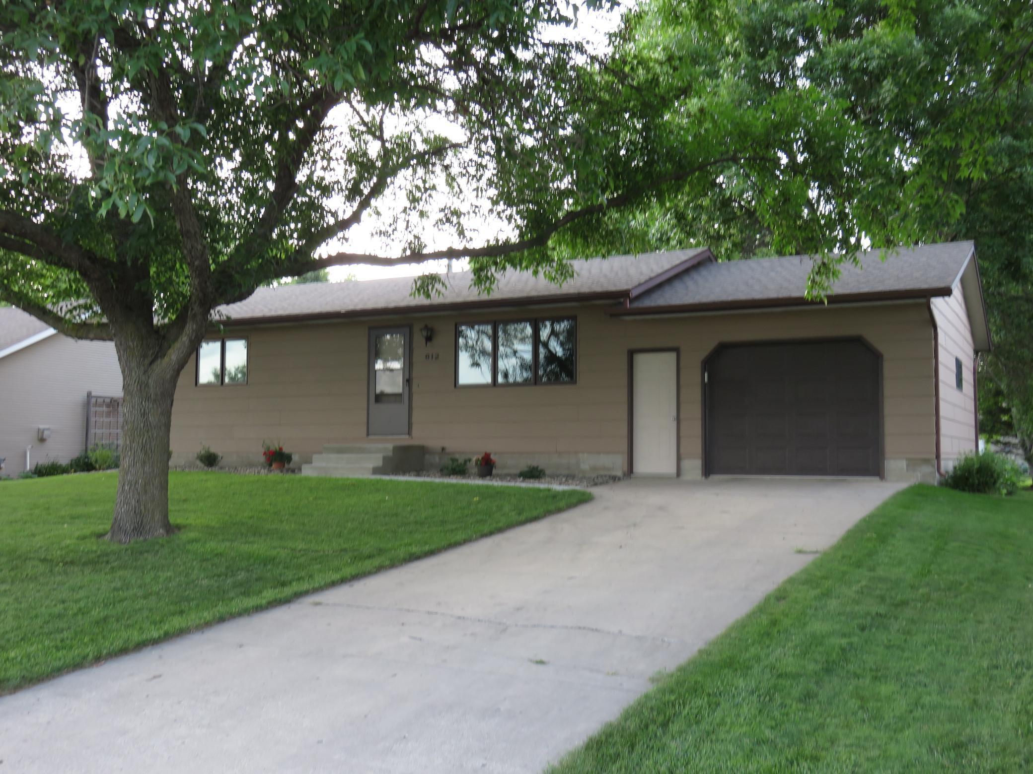 612 28th Avenue SW Willmar MN 56201 5622969 image1