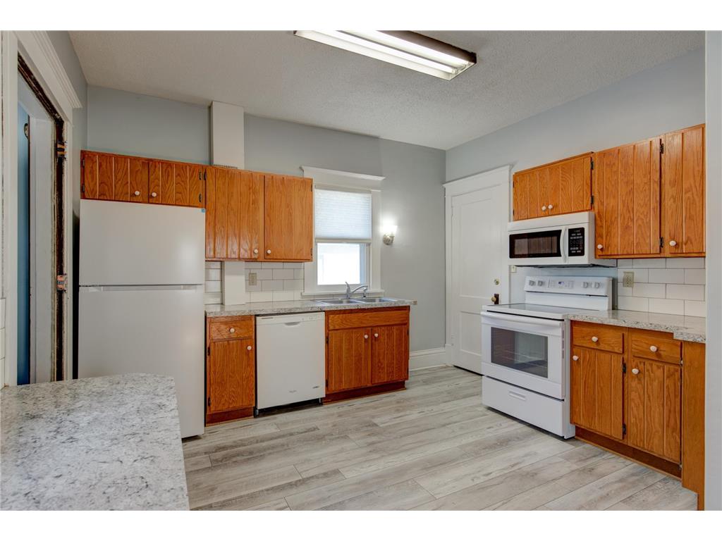615 W Marshall Street Marshall MN 56258 6353011 image11