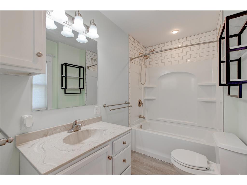 615 W Marshall Street Marshall MN 56258 6353011 image18