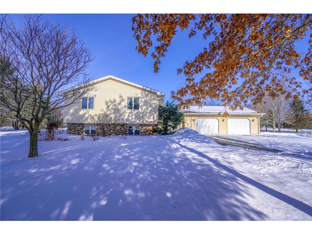 616 Grange Road Hudson WI 54016 6327377 image1