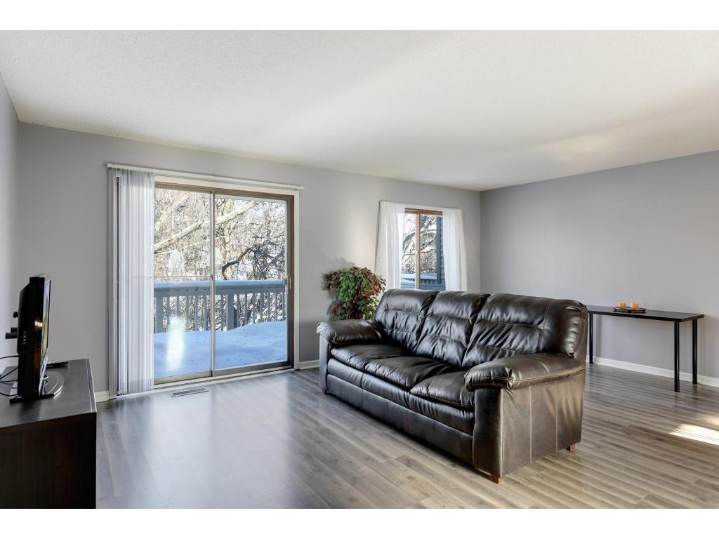 6631 Gretchen Lane N Oakdale MN 55128 5486025 image1