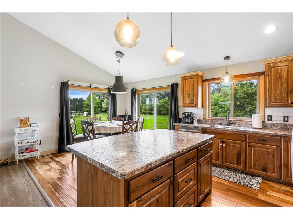711 210th Avenue NW Oak Grove MN 55011 6594400 image11