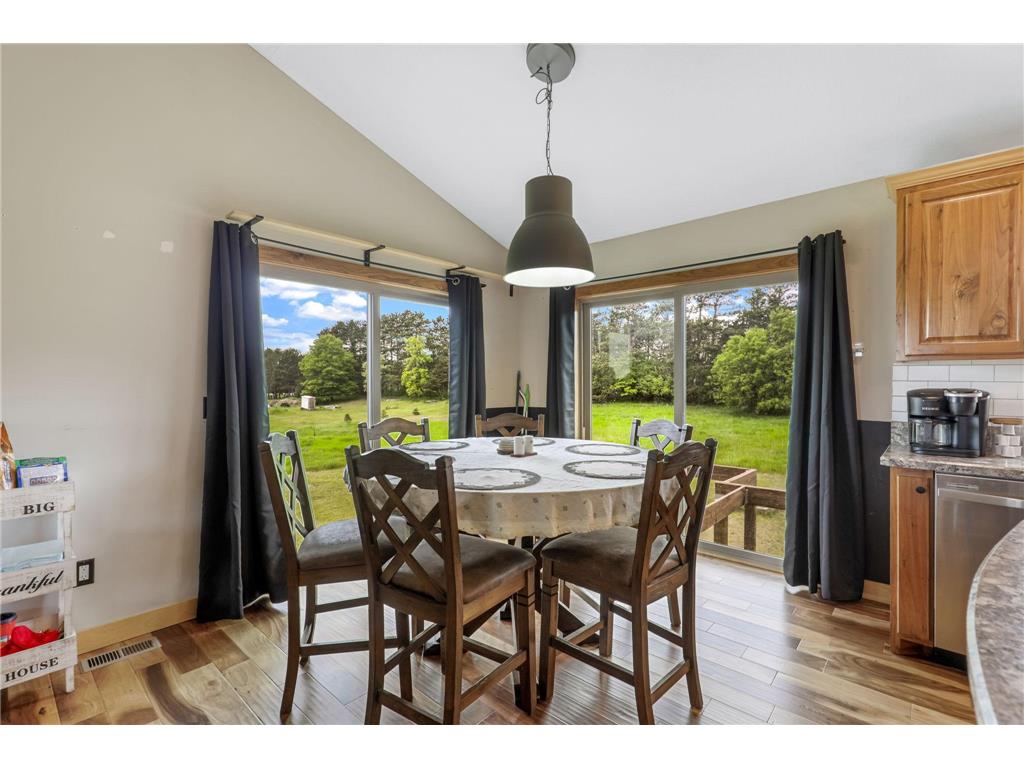 711 210th Avenue NW Oak Grove MN 55011 6594400 image14