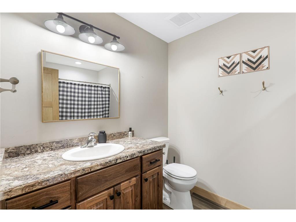711 210th Avenue NW Oak Grove MN 55011 6594400 image20