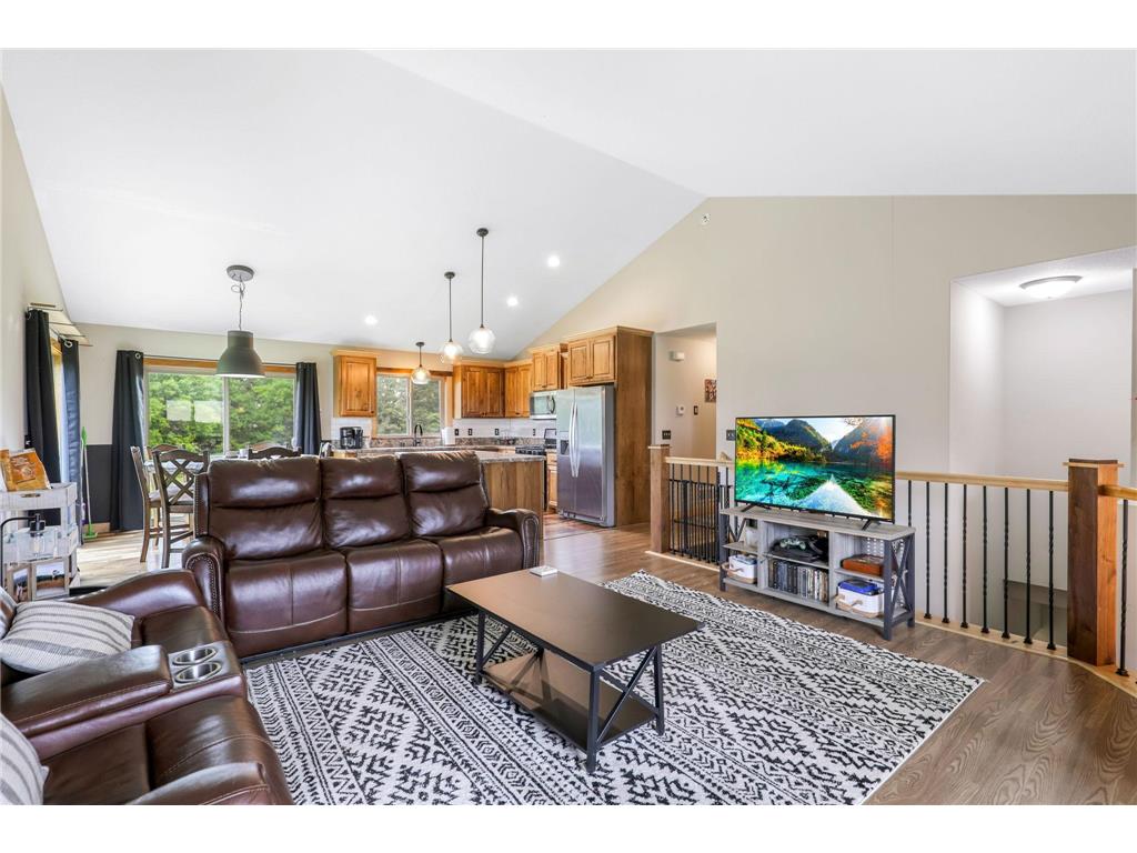 711 210th Avenue NW Oak Grove MN 55011 6594400 image5