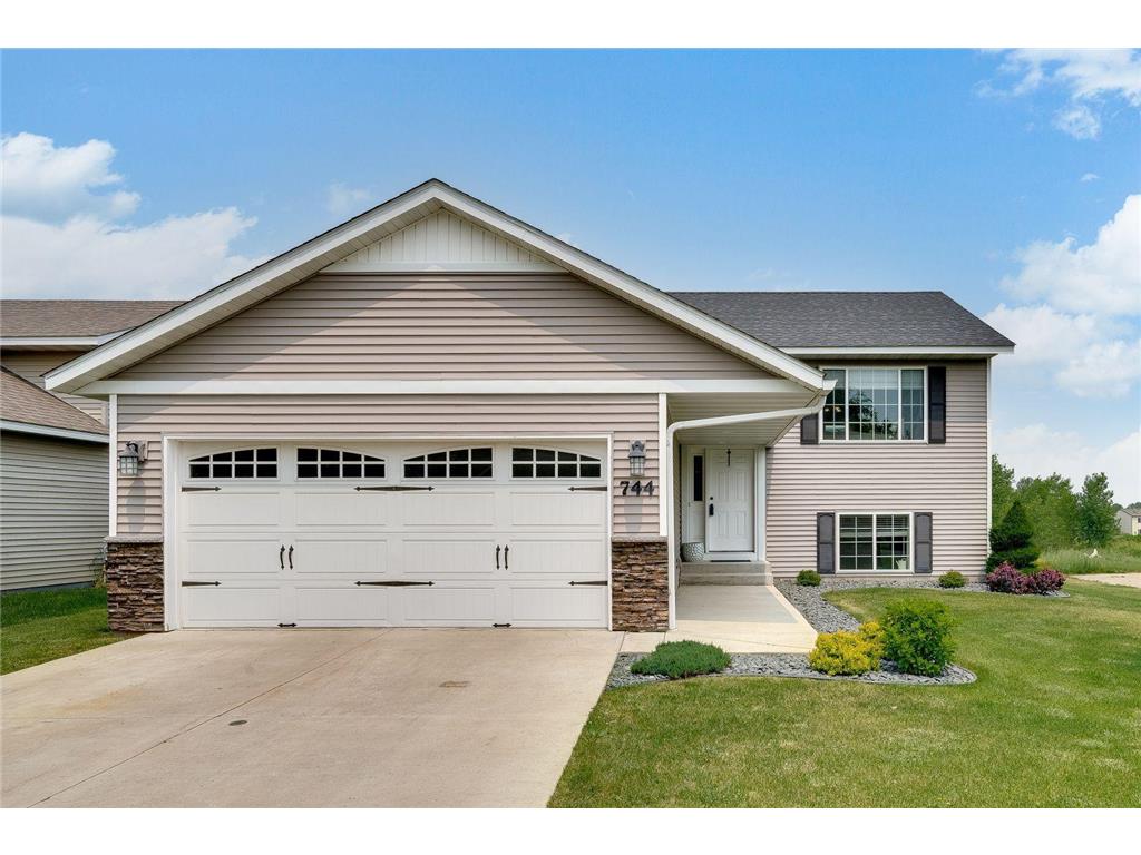 744 S Oaks Drive Hastings MN 55033 6386362 image1