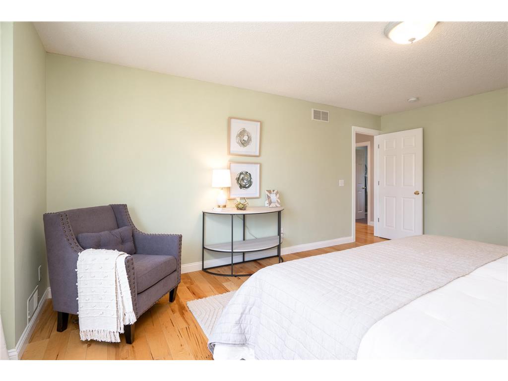 8048 Marsh Creek Alcove Woodbury MN 55125 6336852 image16