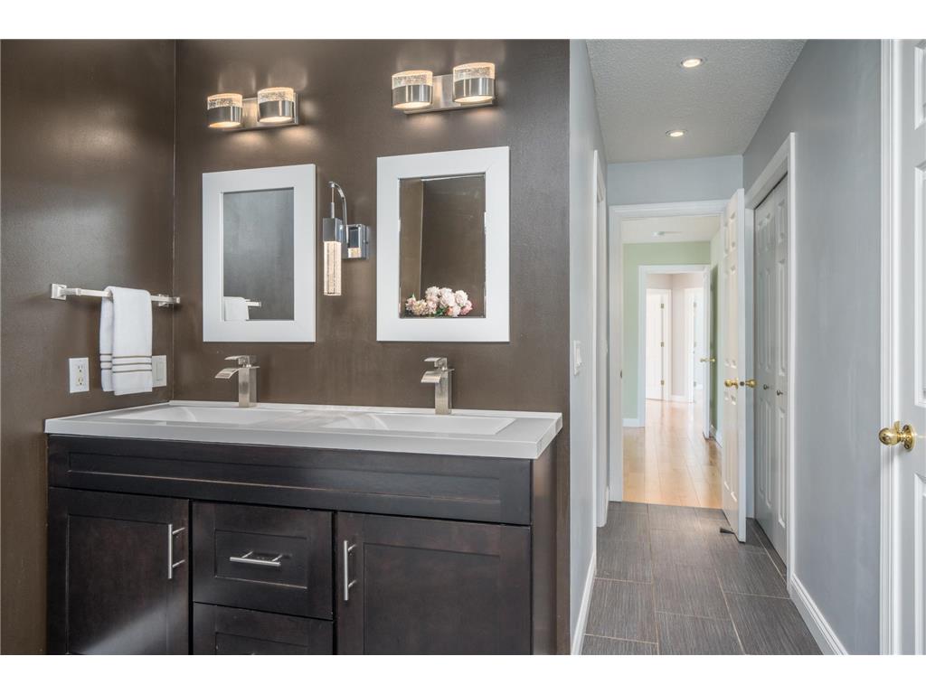 8048 Marsh Creek Alcove Woodbury MN 55125 6336852 image18