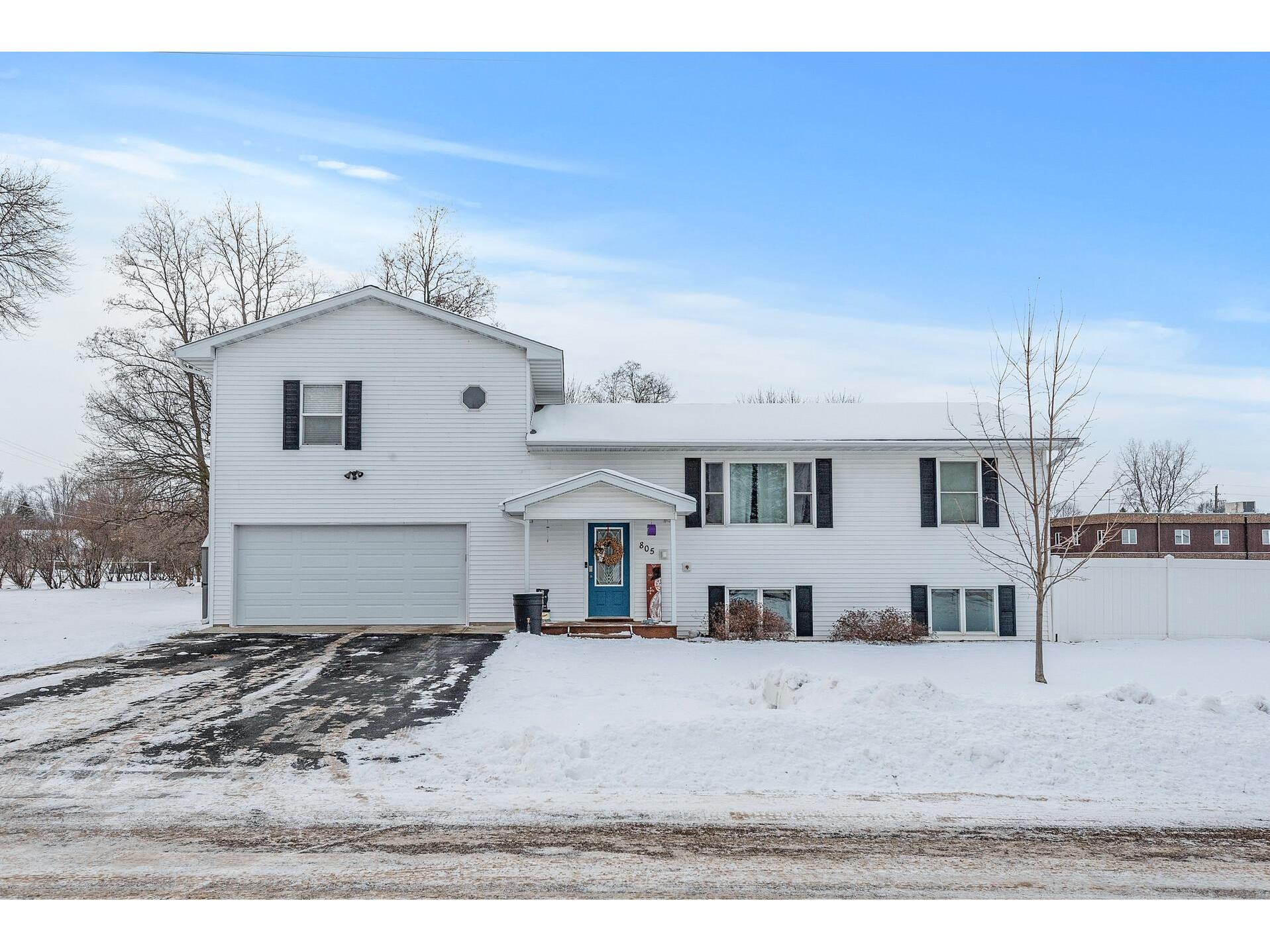 805 Hilton Street Prescott WI 54021 6099045 image1