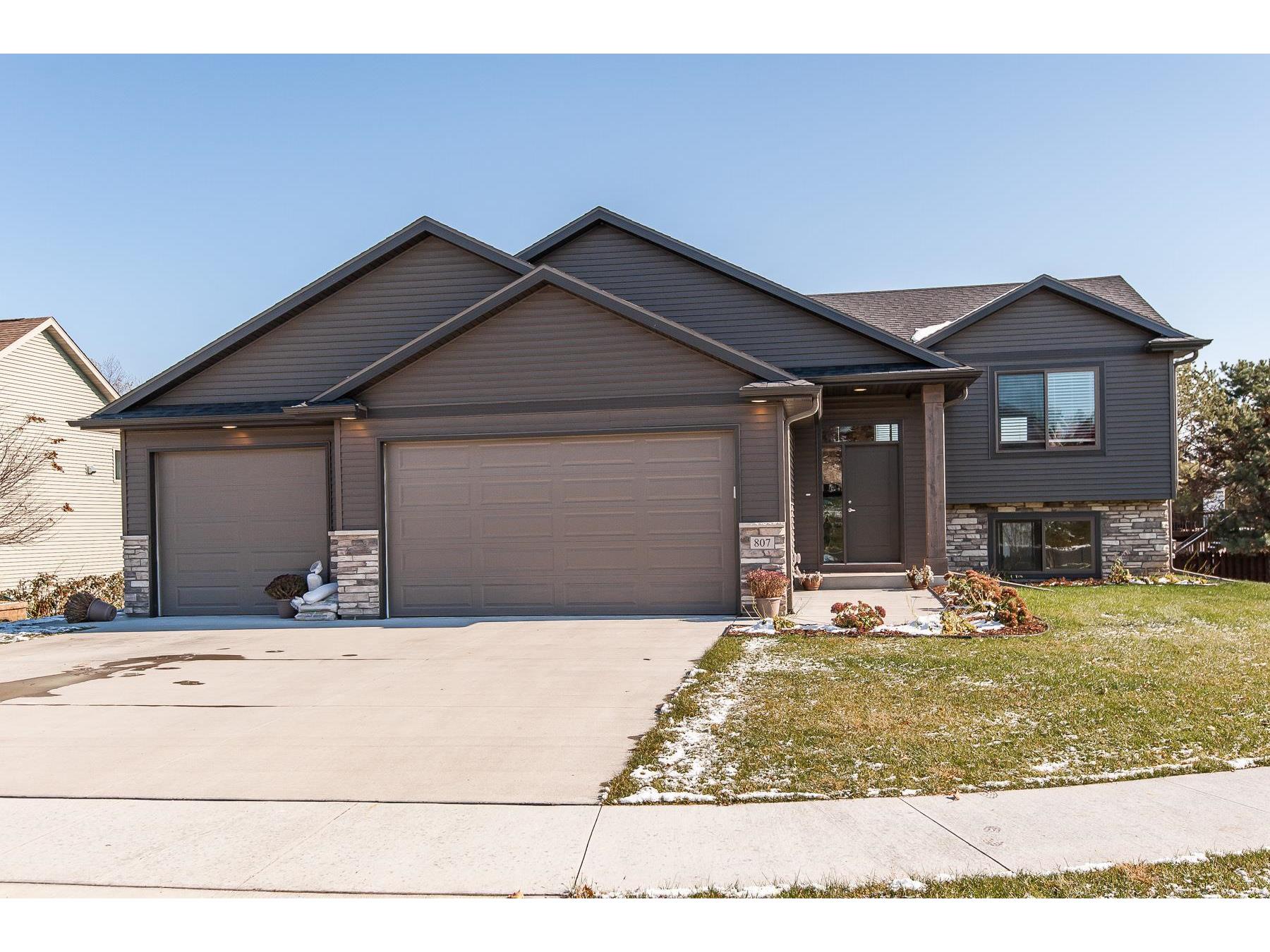 807 Champagne Court Pine Island MN 55963 5721685 image1