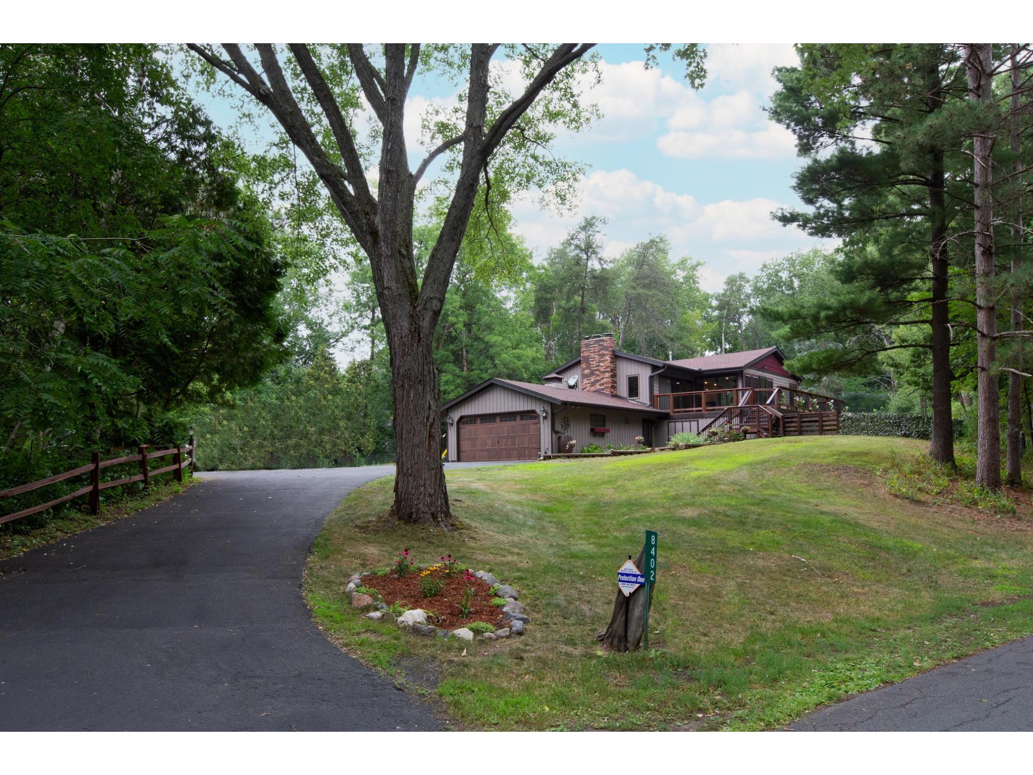 8402 Deer Pond Trail N Lake Elmo MN 55042 6074676 image1