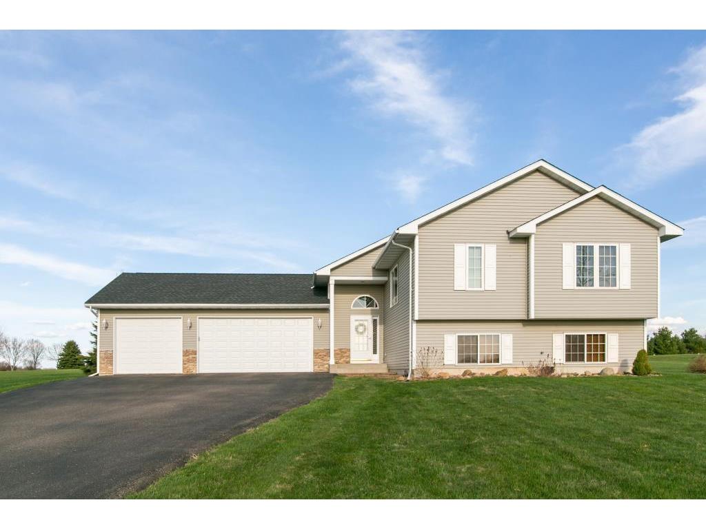 869 162nd Street Hammond WI 54015 5560157 image1