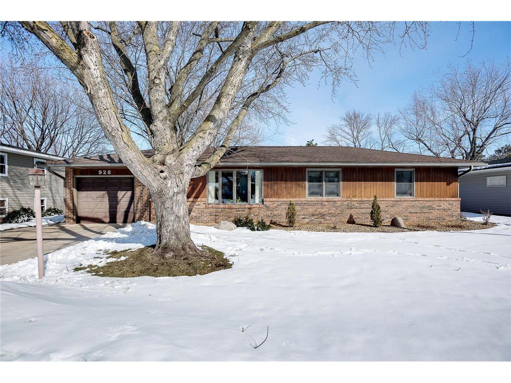 928 15th Street W Hastings MN 55033 6340403 image1