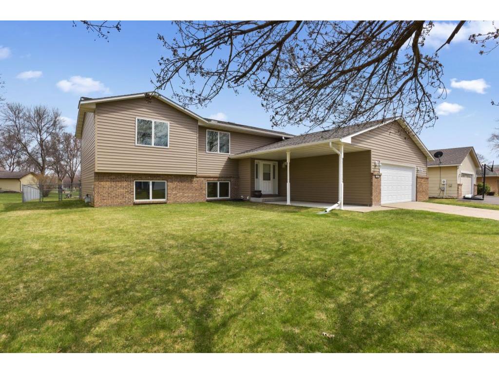 9320 Vincent Avenue N Brooklyn Park MN 55444 5557762 image1