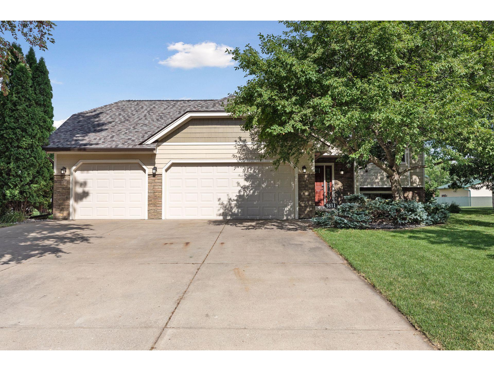 9811 Yalta Street NE Blaine MN 55014 5577755 image1