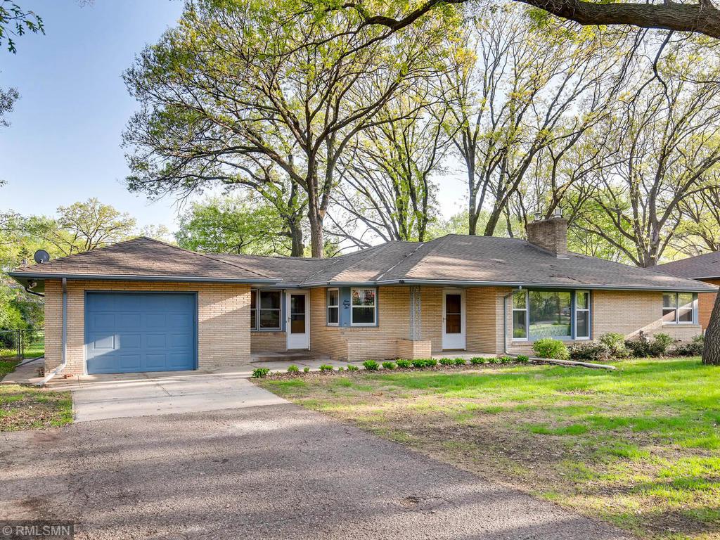 982 County Road B W Roseville MN 55113 5148619 image1