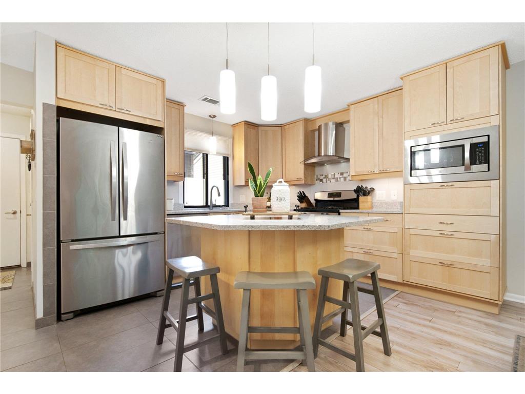 99E South Drive Circle Pines MN 55014 6594424 image1