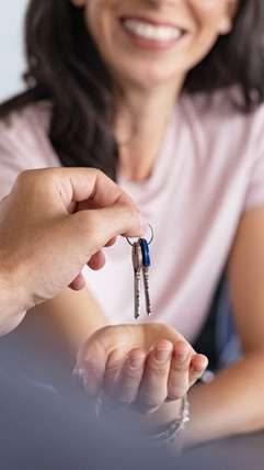 Buyer receiving house keys